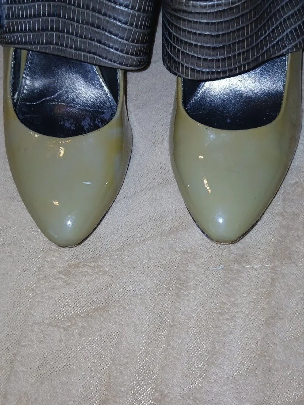 Womens Isola Olive Green Leather Pointed-Toe Heels with Croc Strap  Sz: 7